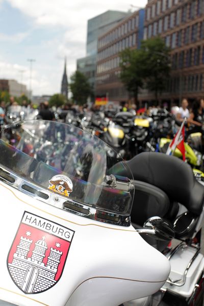 HarleyHH2011   126.jpg - Hamburger Harley Days 2011, Harley Davidson, MOGO, Parade, Motorradgottesdienst,